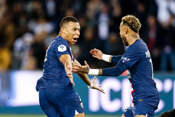 Nóng: Quá ngông cuồng, PSG đã sẵn sàng đẩy Mbappe sang Ngoại hạng Anh 201237