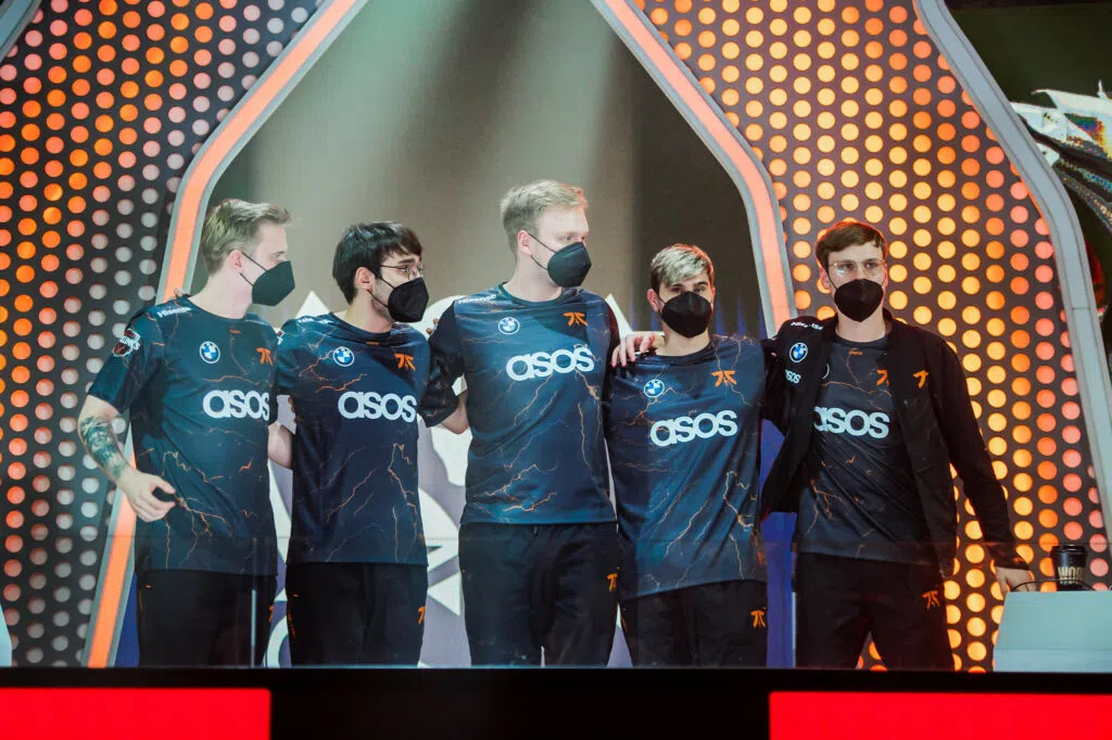 T1 và EDG vào tứ kết, C9 và Fnatic ra về - CKTG 2022 202673