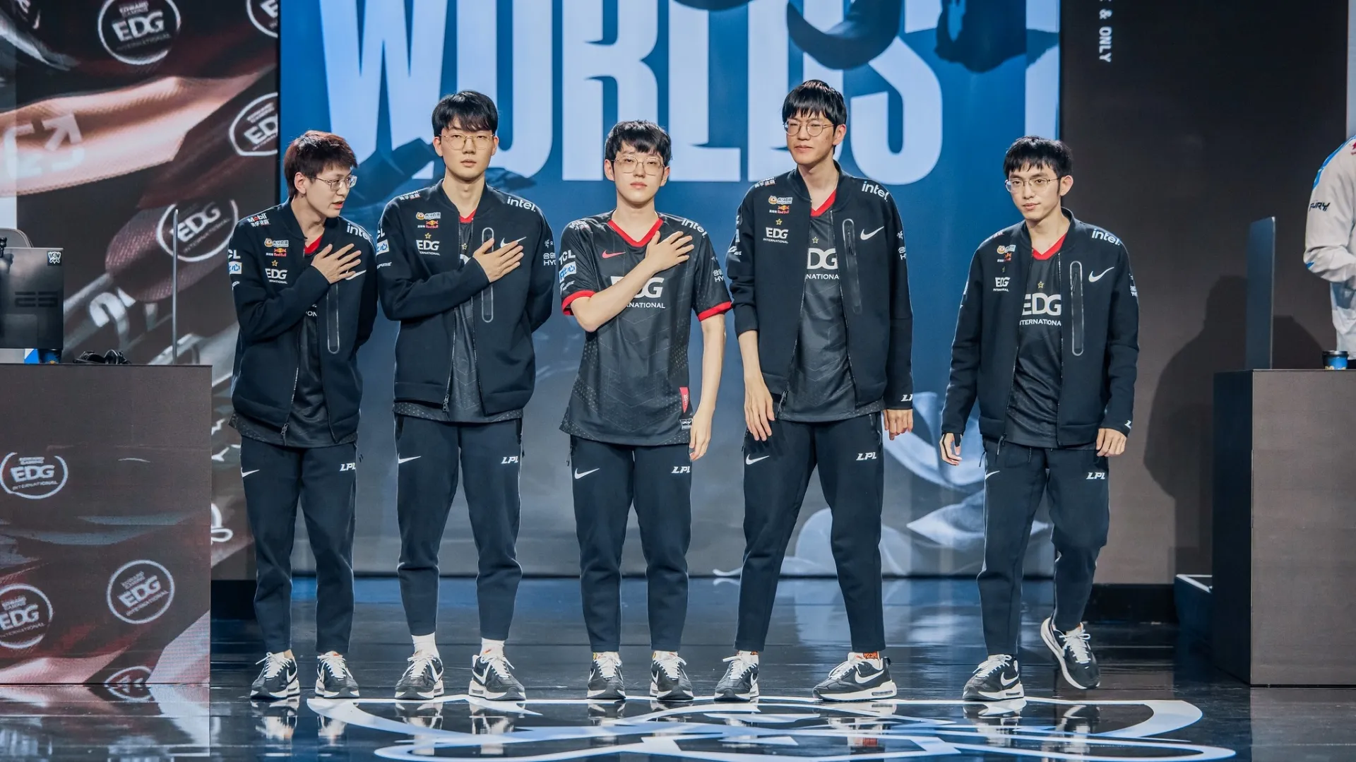 T1 và EDG vào tứ kết, C9 và Fnatic ra về - CKTG 2022 202675