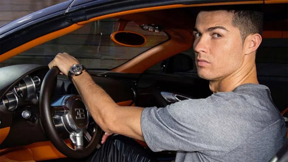 Ronaldo bạo chi hơn 500 tỷ chỉ để 'tặng quà' cho gia đình 176842