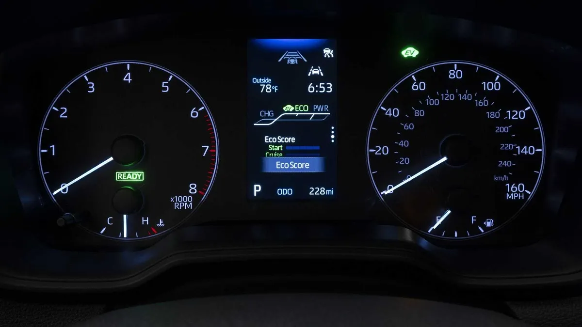 toyota-corolla-cross-hybrid-2023-6