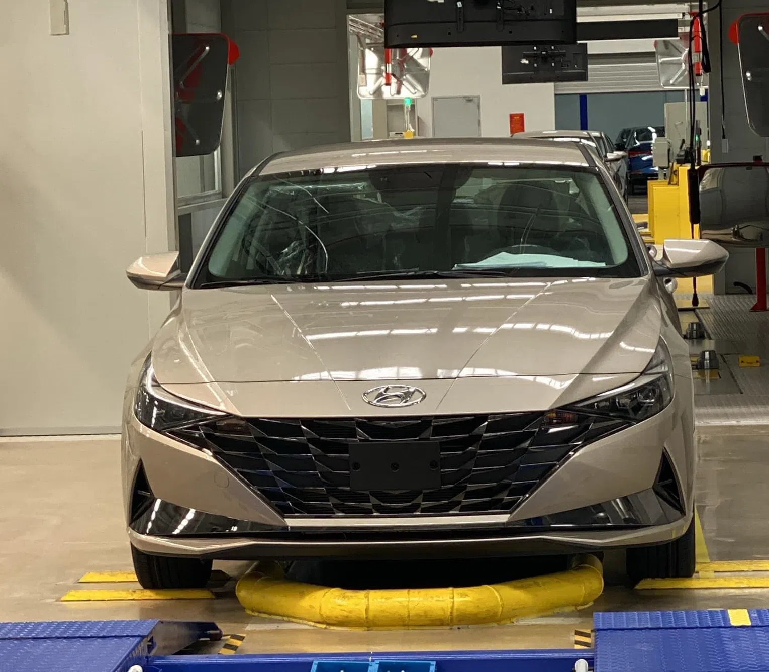 hyundai-elantra-2023-3