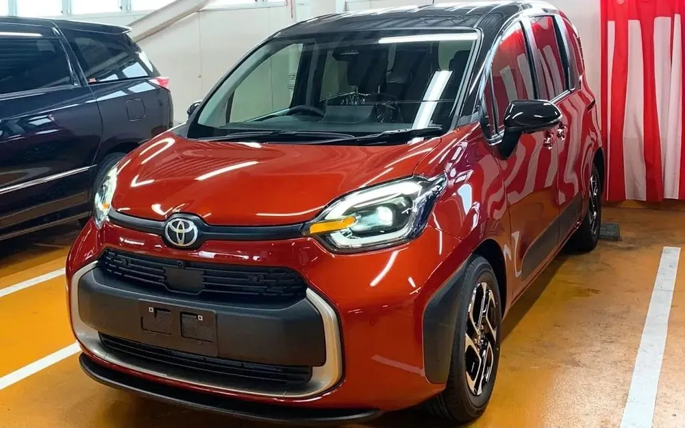 toyota-sienta-2023-1