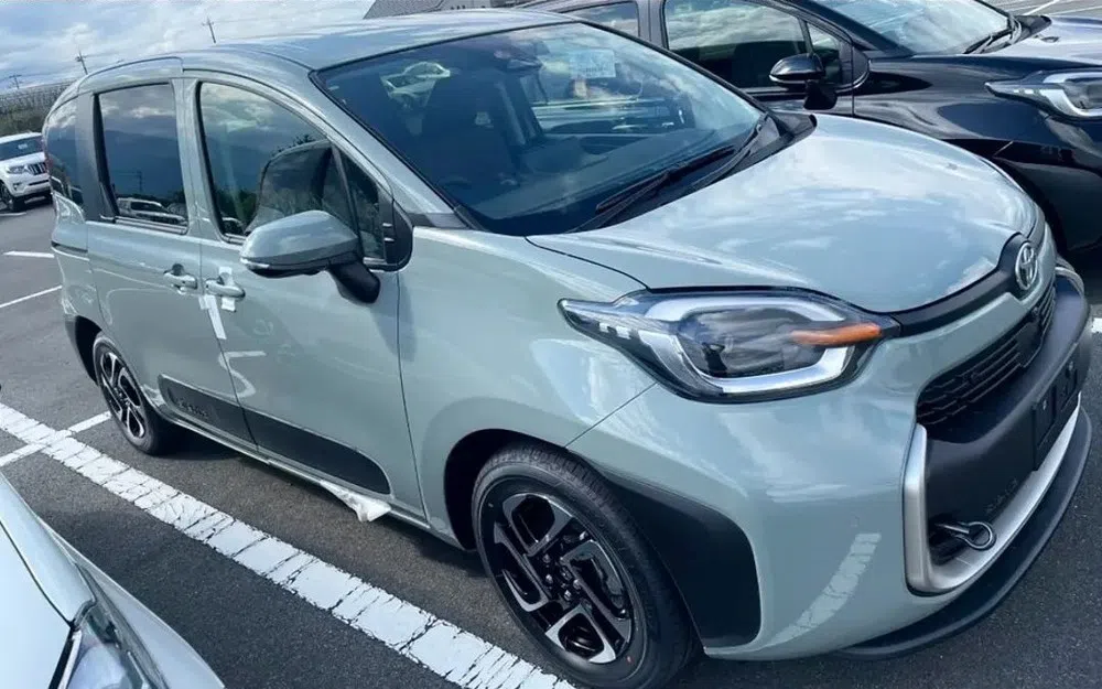 toyota-sienta-2023-5