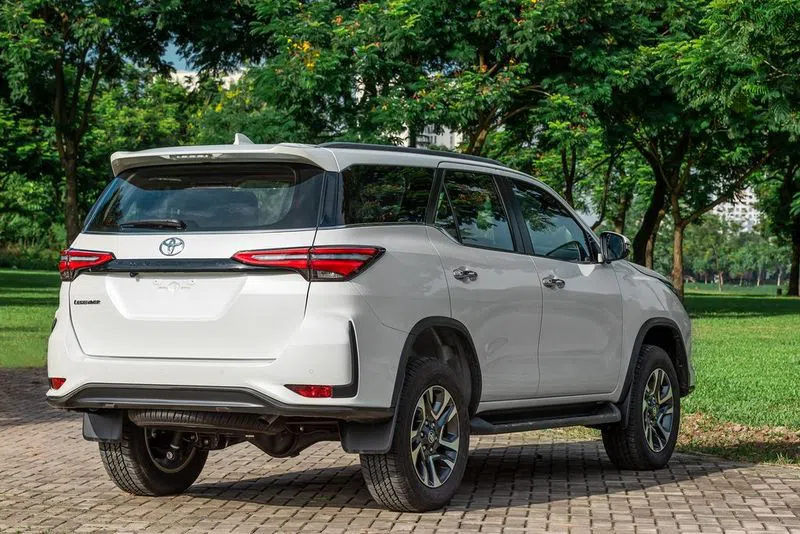 toyota-fortuner-2022-2