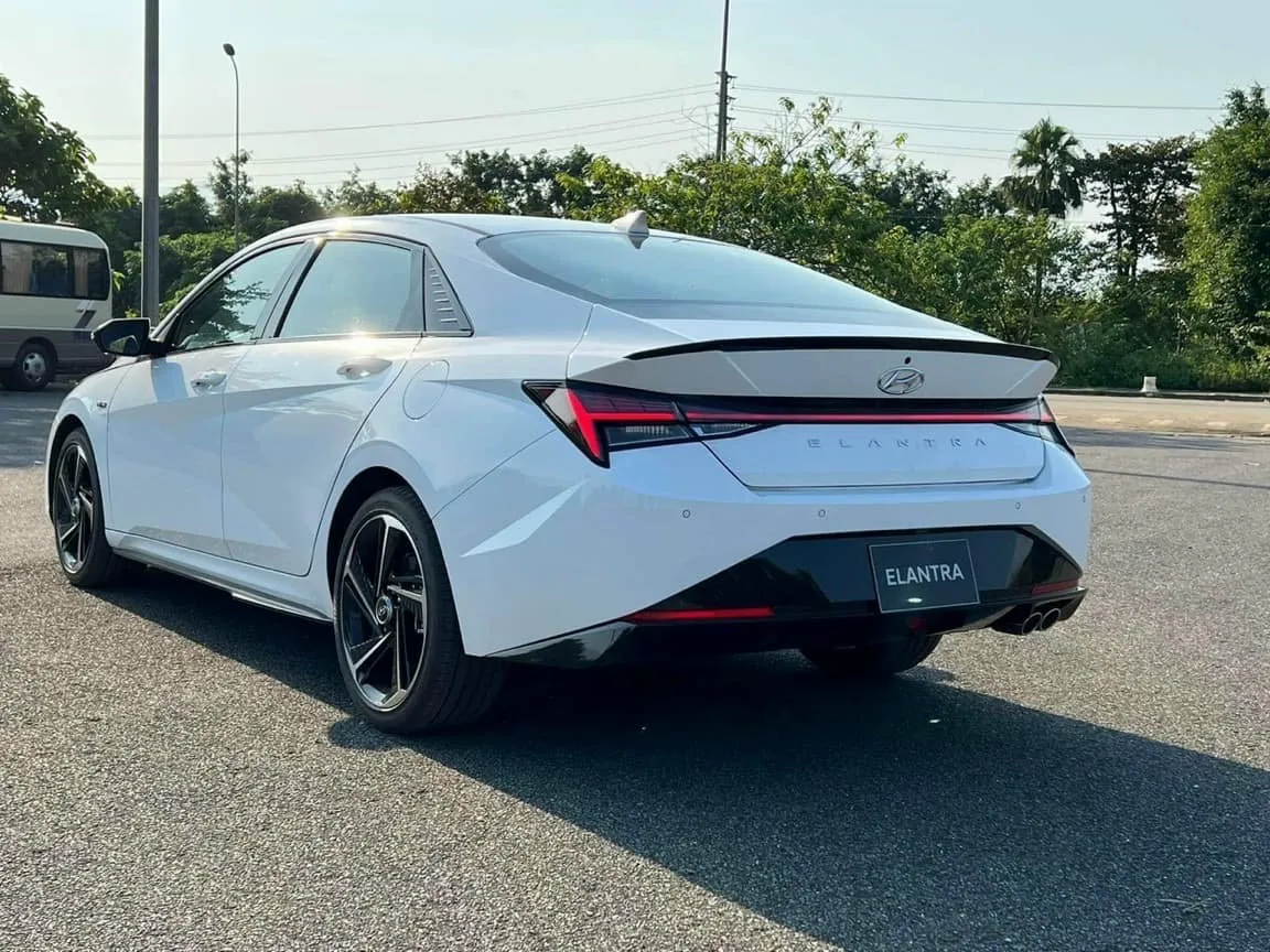 hyundai-elantra-n-line-2