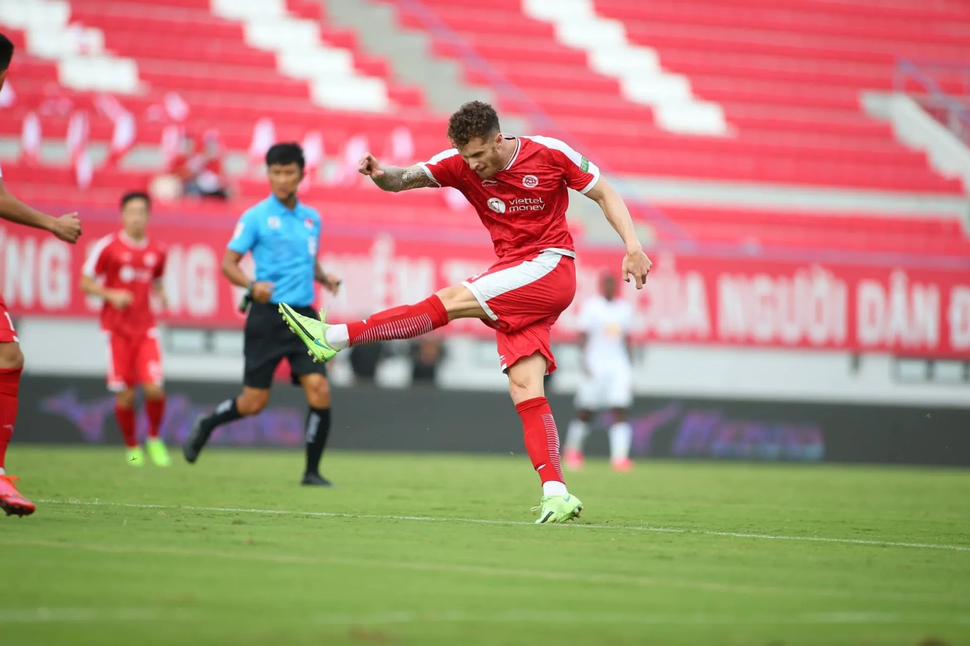 Trực tiếp HAGL 1-1 Viettel: Siêu phẩm của Bảo Toàn 147344