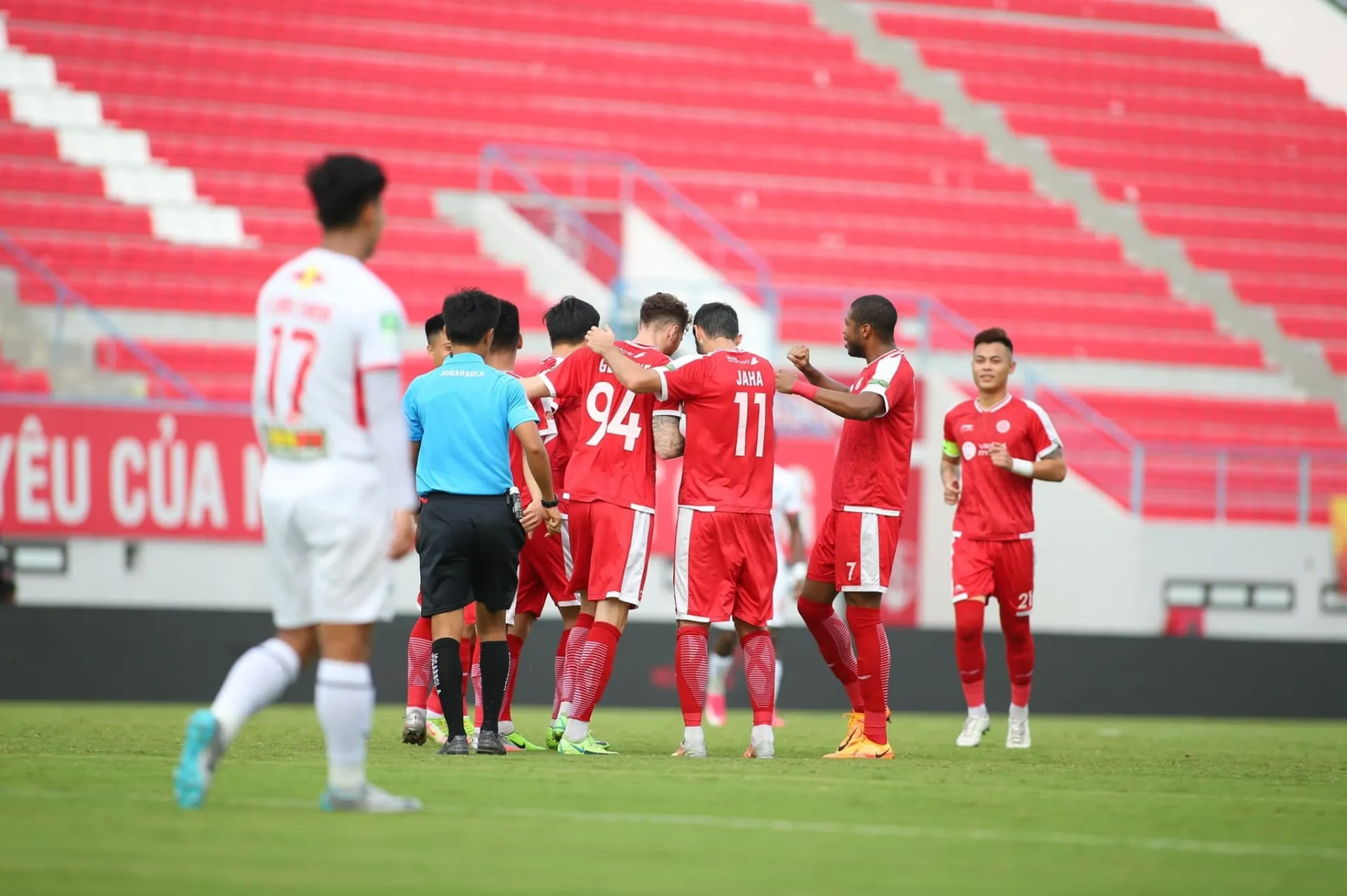 Trực tiếp Viettel vs Young Elephants, 17h00 hôm nay 24/06 151861