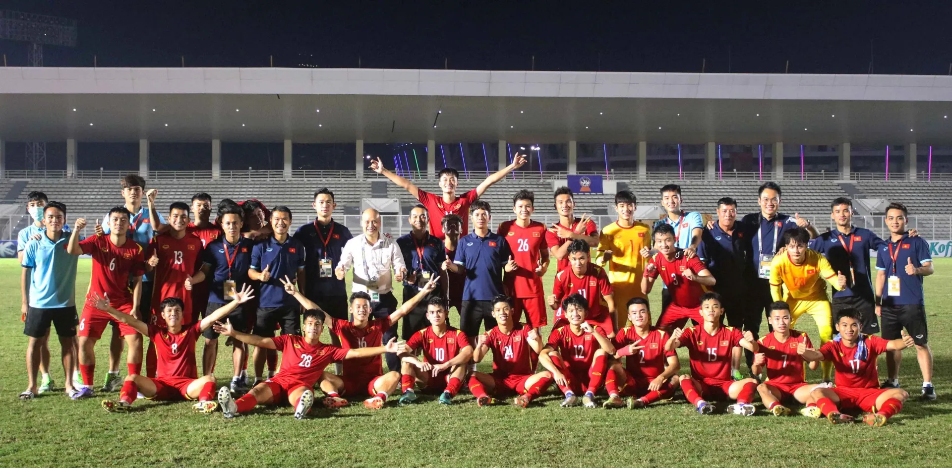 U19 Việt Nam tập hồi phục, tự tin chờ đối thủ ở bán kết 156827