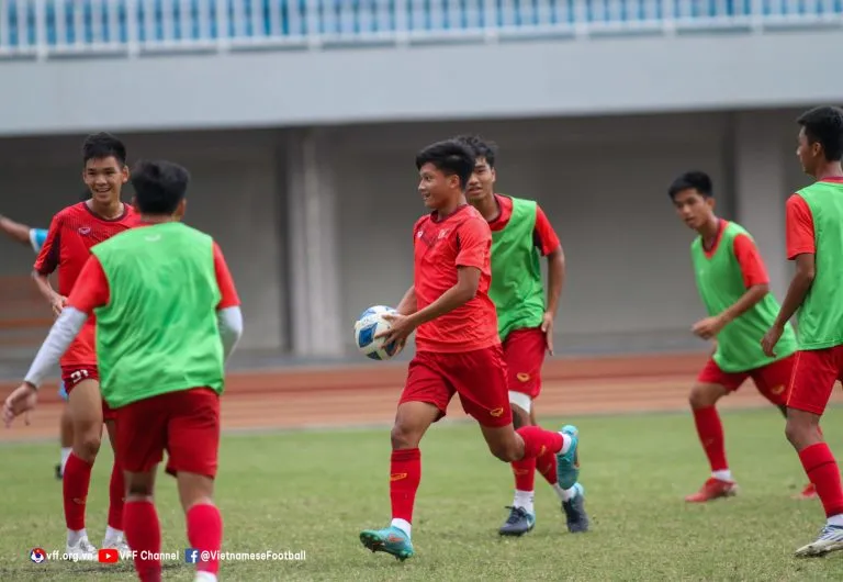 U16 Việt Nam tập bài dị trước trận chung kết Đông Nam Á với Indonesia 170329