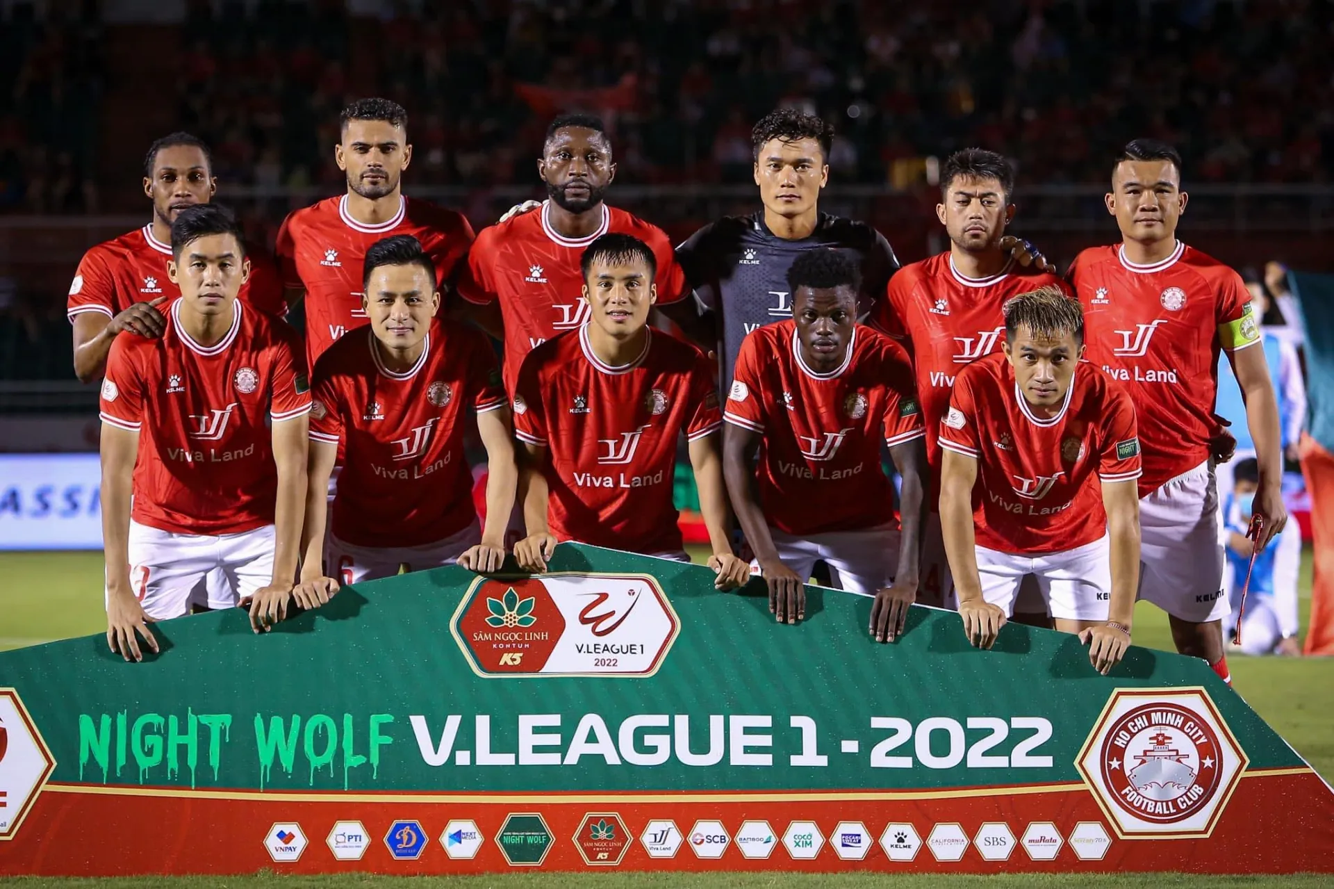Thủ môn Bùi Tiến Dũng sở hữu thống kê 'cực buồn' tại V-League 2022 187910