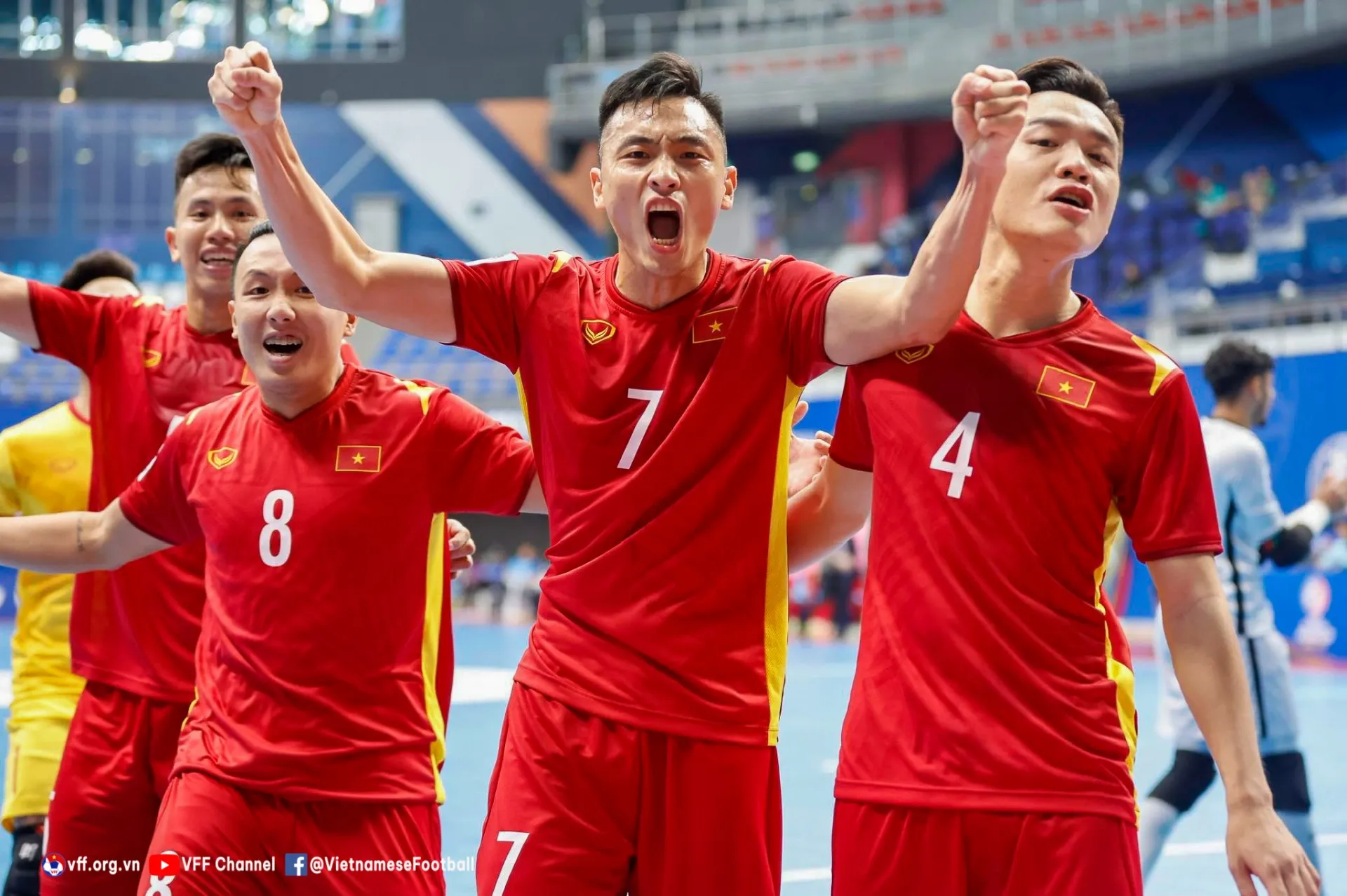 AFC khen Việt Nam hết lời sau thắng lợi cảm xúc ở giải futsal châu Á-195537