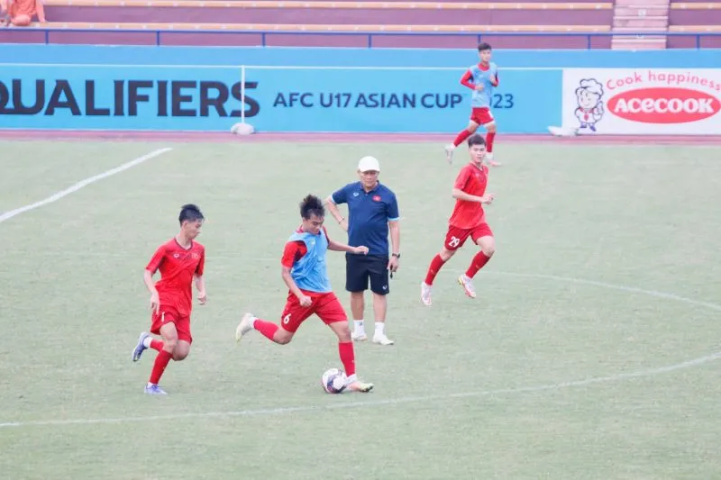 Thủ quân U17 Việt Nam muốn học tập Nhật Bản trước khi đấu Thái Lan 196817