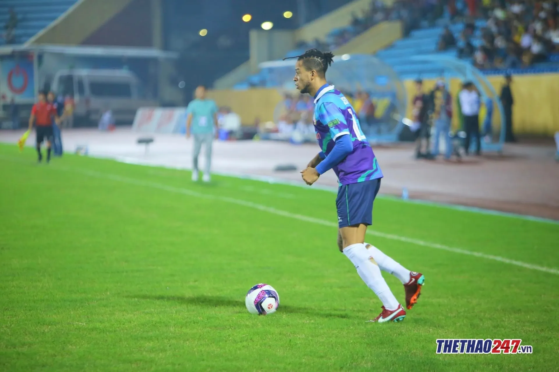 Trực tiếp Nam Định 0-0 Bình Định: Đội khách lấn lướt 199557