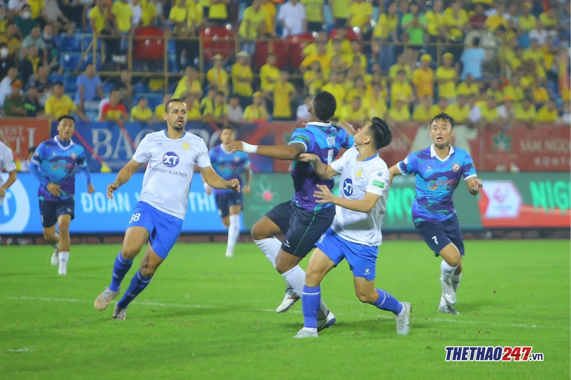 Trực tiếp Nam Định 0-0 Bình Định: Đội khách lấn lướt 199560
