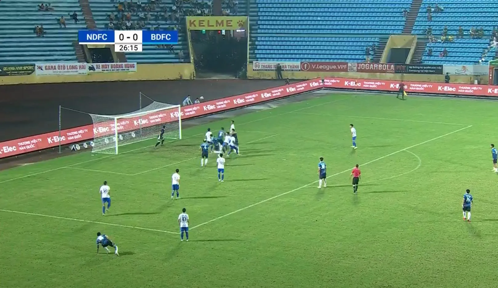 Trực tiếp Nam Định 0-0 Bình Định: Đội khách lấn lướt 199561