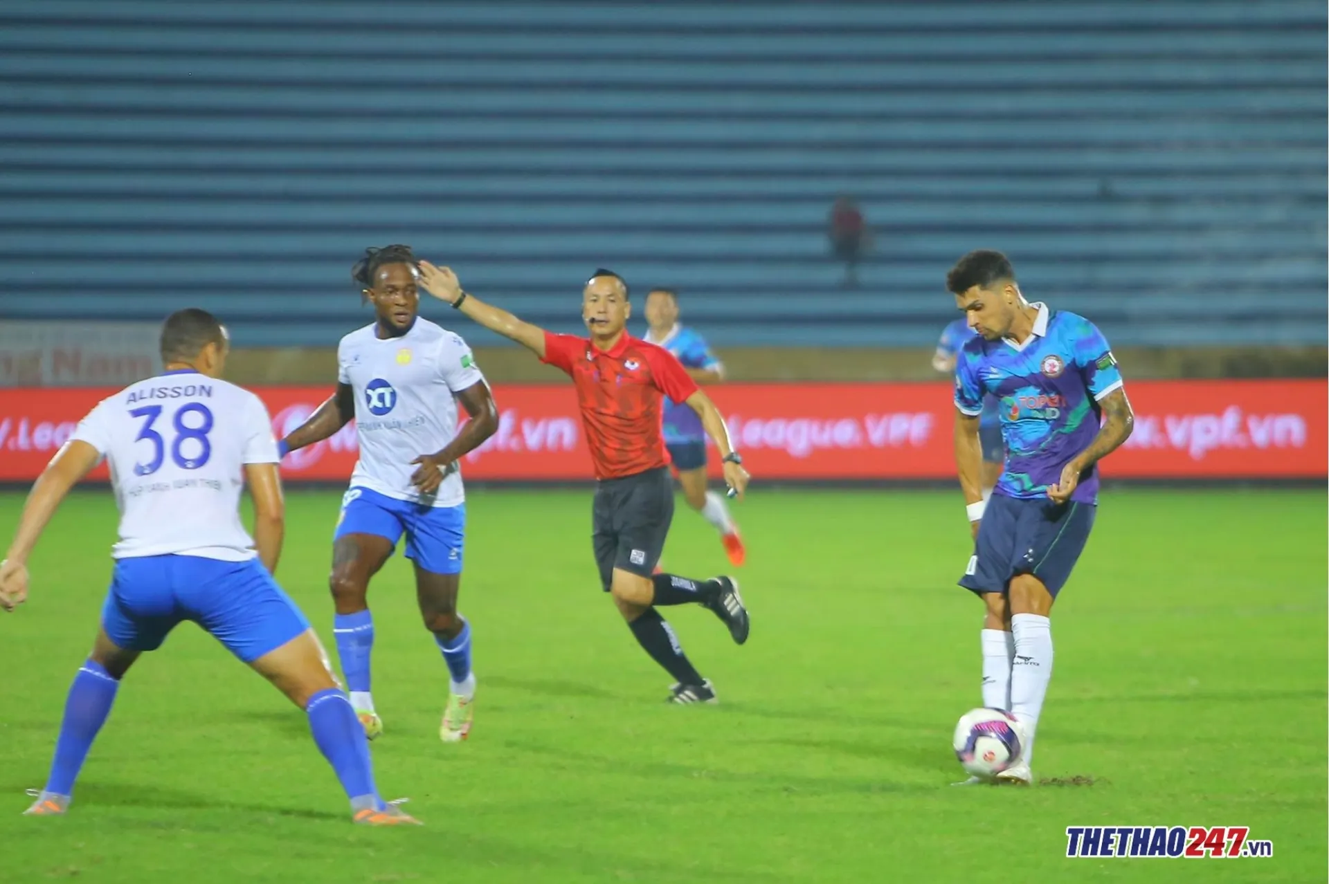 Trực tiếp Nam Định 0-0 Bình Định: Đội khách lấn lướt 199564