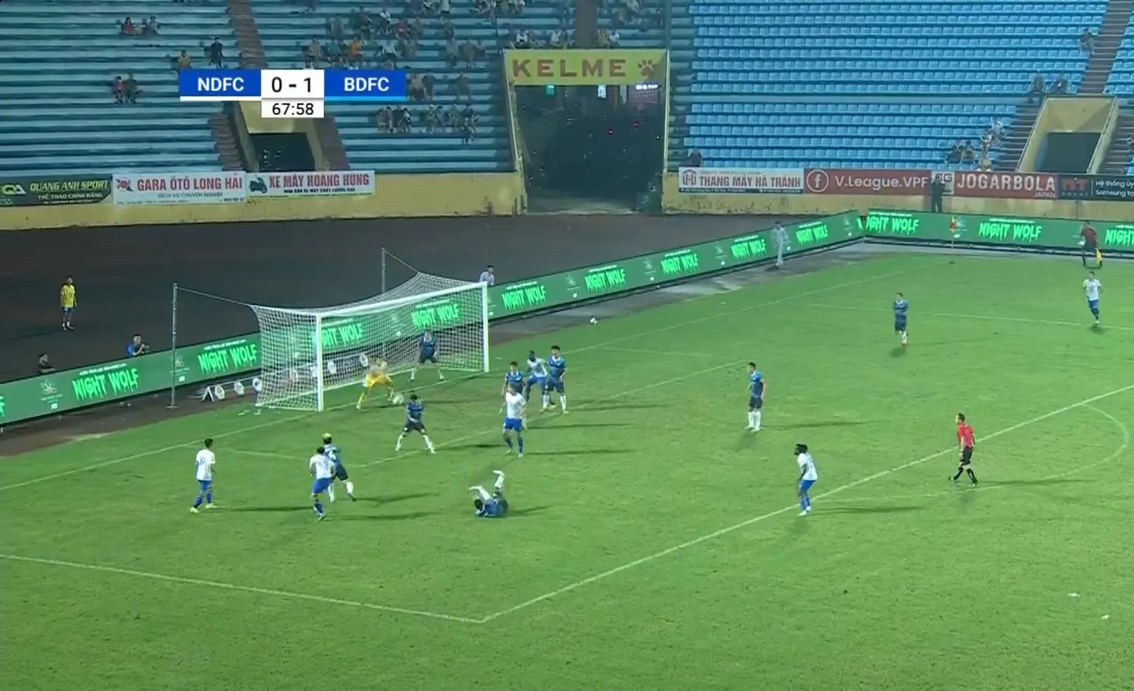 Trực tiếp Nam Định 0-1 Bình Định: Siêu phẩm mở tỷ số 199591