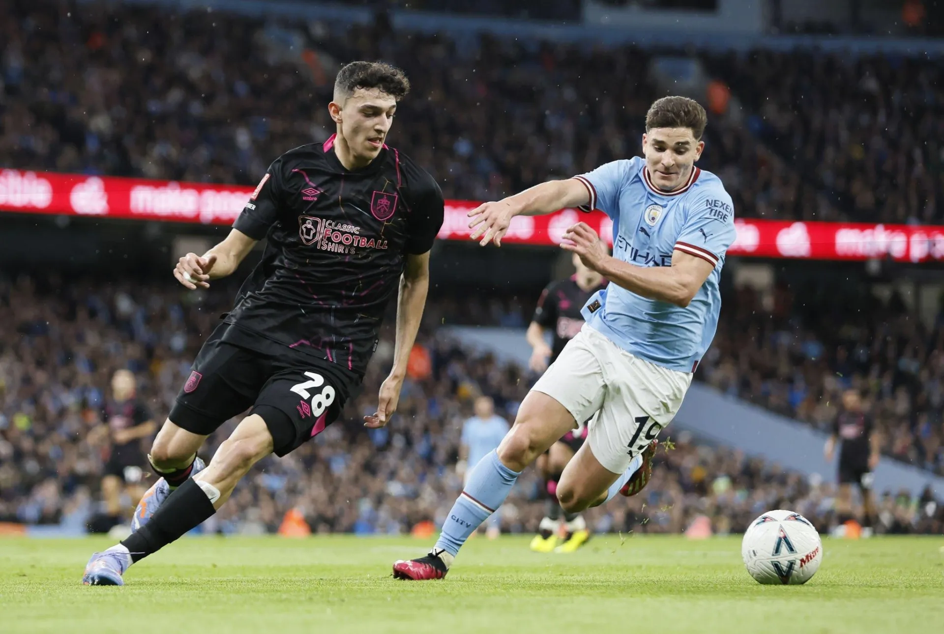 Trực tiếp Man City 0-0 Burnley: Haaland đá chính, Kevin hỗ trợ phía sau 259429