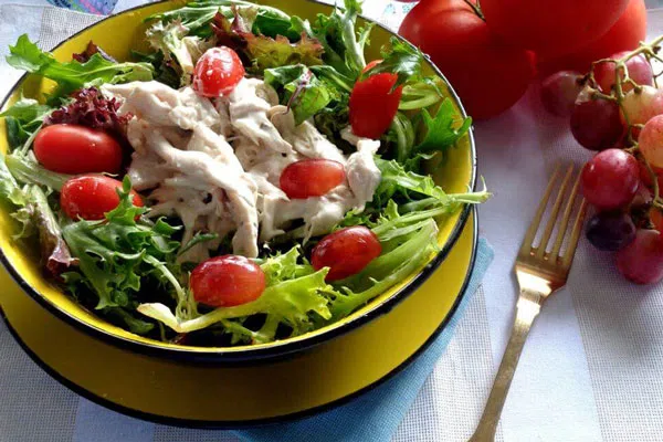 Cách làm salad giảm cân với sữa chua