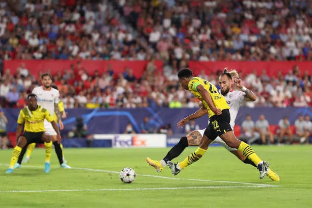 Trực tiếp Sevilla 0-3 Dortmund: Thần đồng lên tiếng 198022