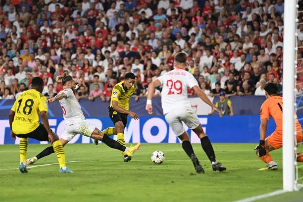 Trực tiếp Sevilla 0-3 Dortmund: Thần đồng lên tiếng 198023