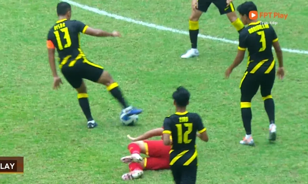 Trực tiếp U19 Việt Nam 0-0 U19 Malaysia: Thi đấu hứng khởi 157570