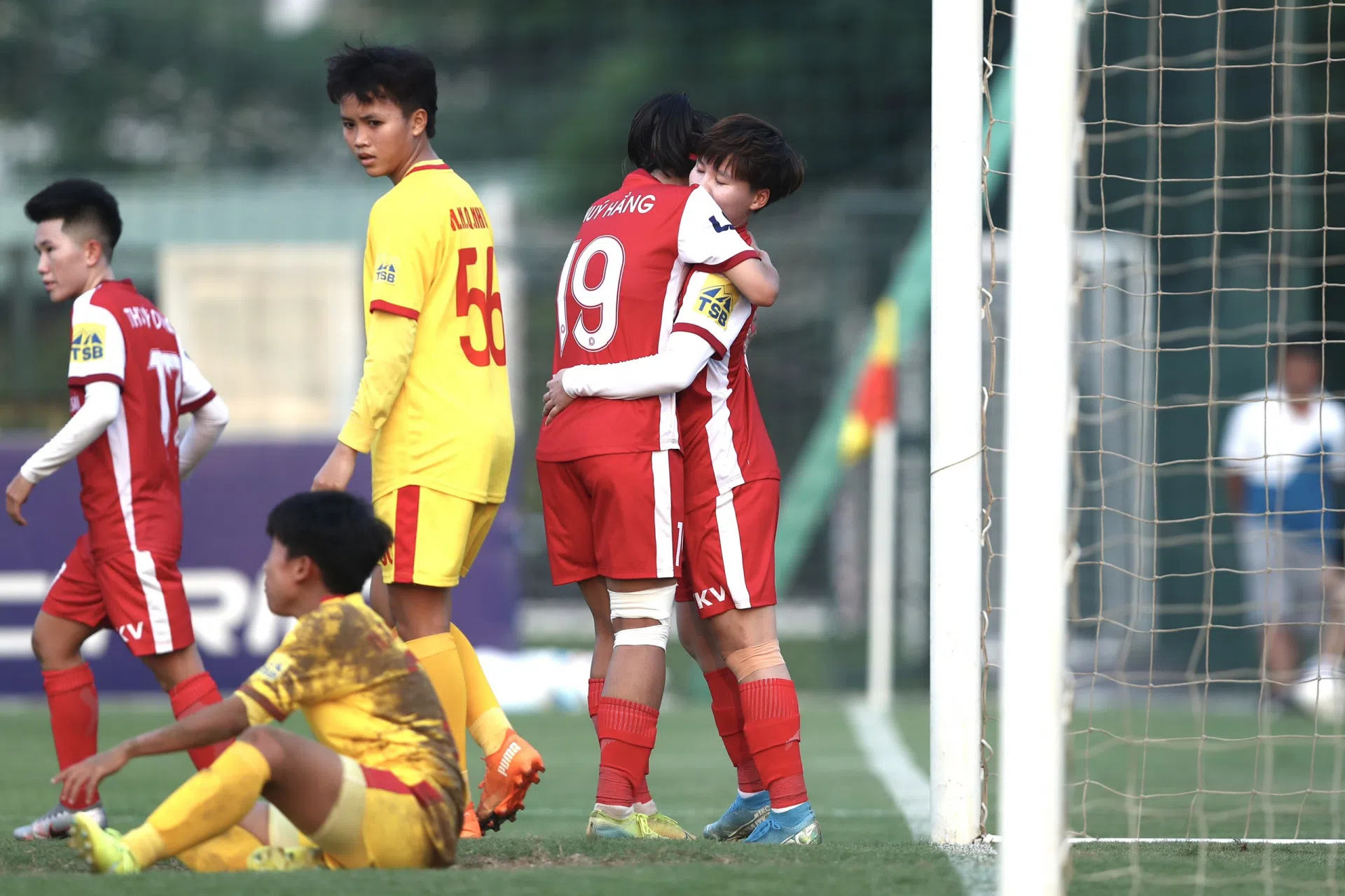 Vòng 6 giải bóng đá Nữ VĐQG – cúp Thái Sơn Bắc 2022: Than KSVN chiếm vị trí thứ 3-190024