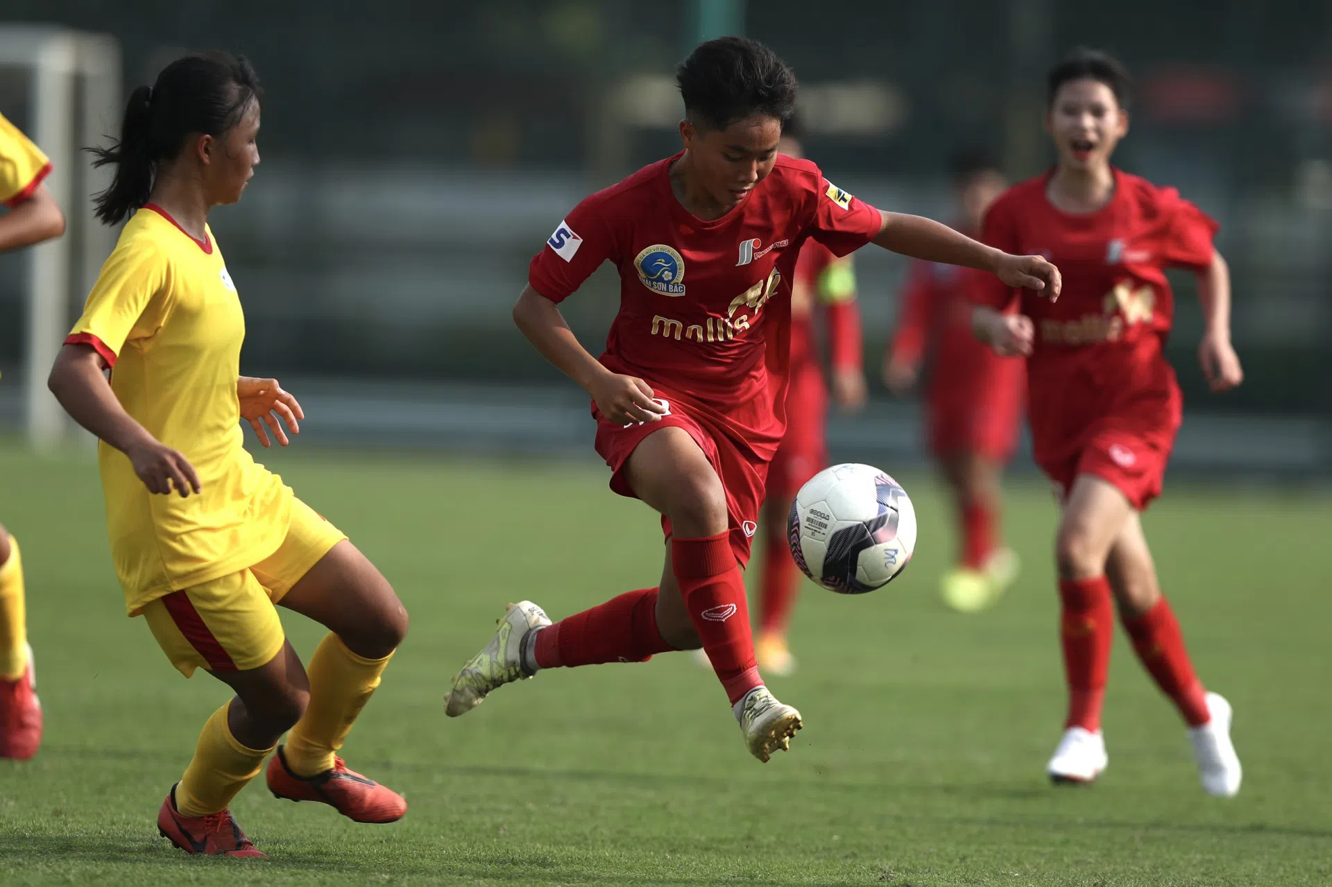 Vòng 1 giải bóng đá Nữ VĐ U16 QG 2022: Phong Phú Hà Nam đại thắng 193973