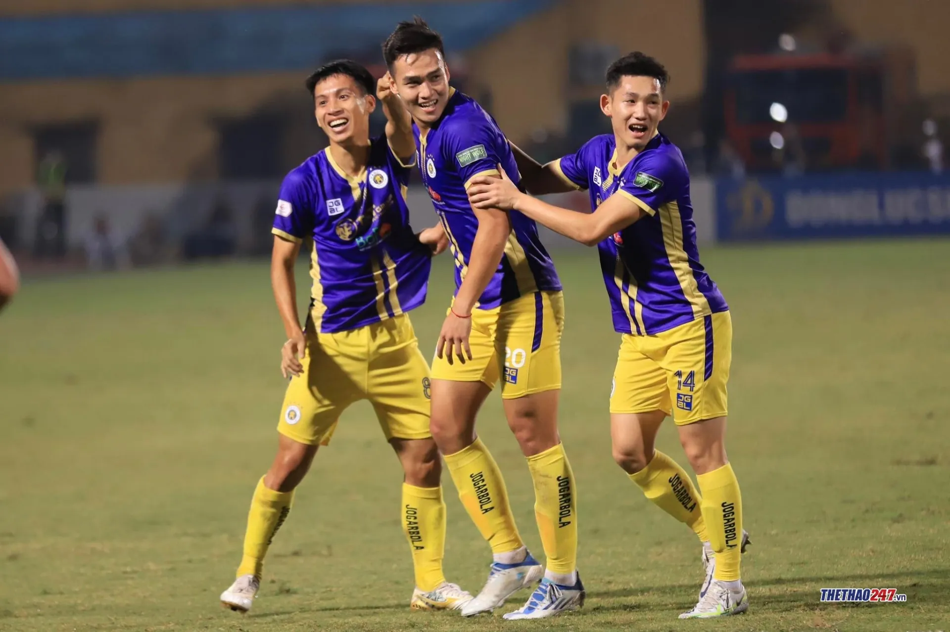 Trực tiếp Hà Nội 3-0 Nam Định: Văn Hậu ghi bàn 203240