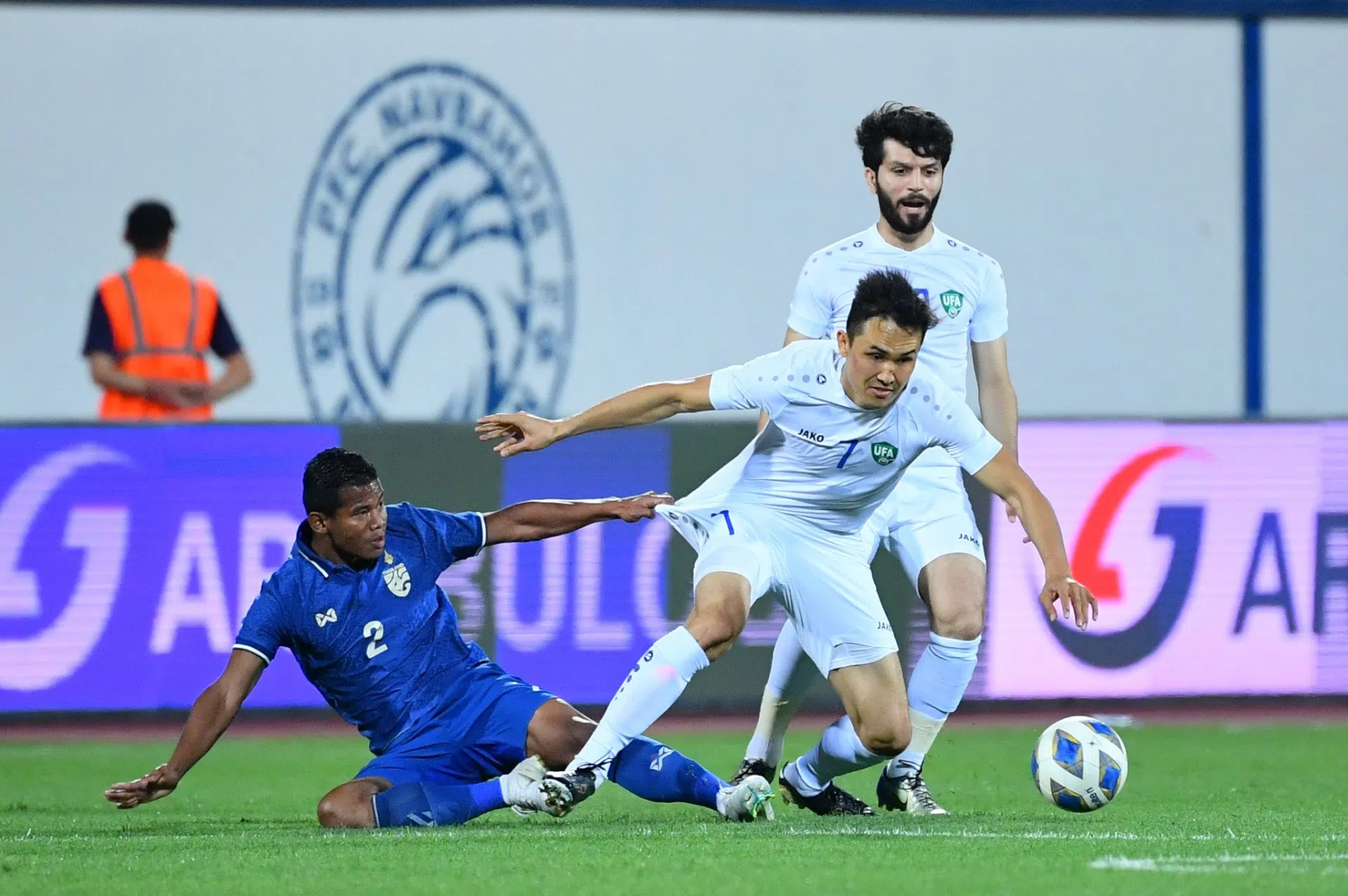 Trực tiếp Uzbekistan 2-0 Thái Lan: 'Voi chiến' bế tắc!-148859