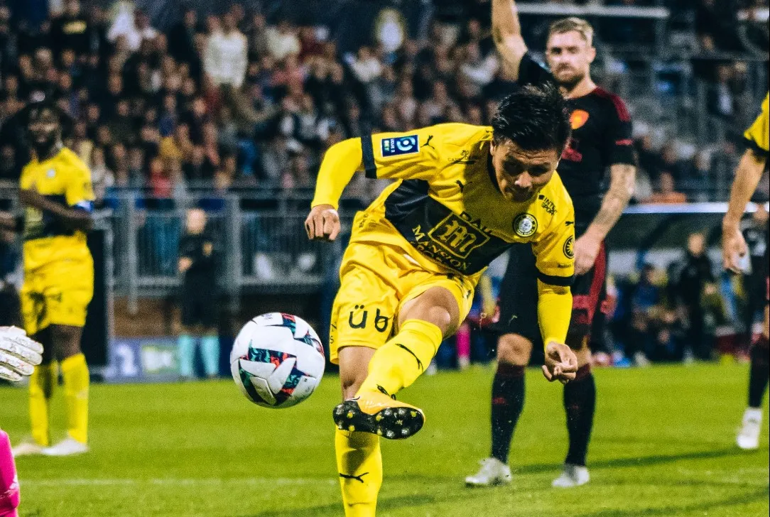 Quang Hải tỏa sáng, HLV Pau FC vẫn không hài lòng một điều 200531