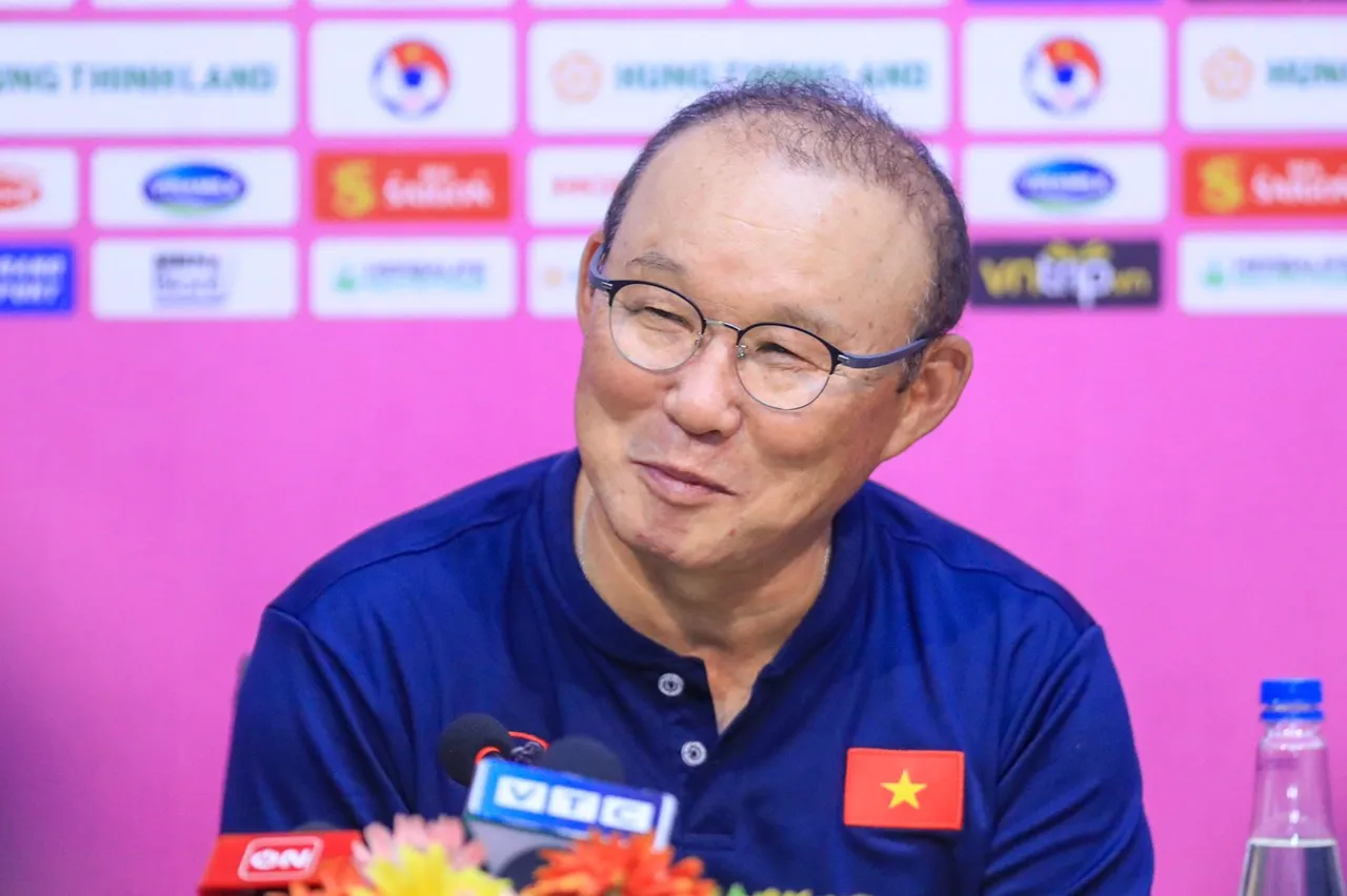 HLV Park Hang Seo: 'Không có cầu thủ nào chắc suất tại AFF Cup' 191104