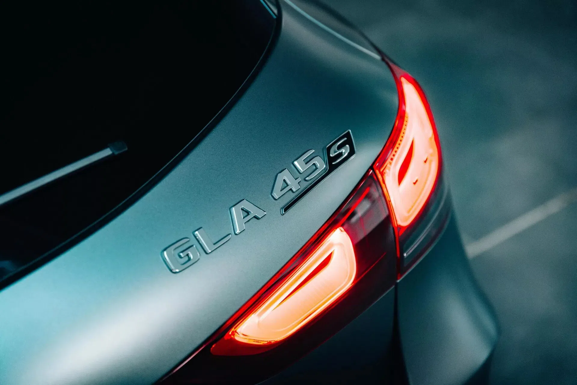 Chiêm ngưỡng “quái vật” Mercedes-AMG GLA 45S bản độ mạnh tới 500 mã lực 262615