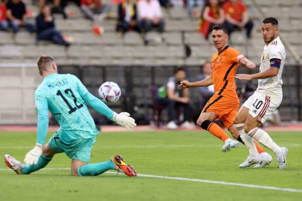 Trực tiếp Bỉ 0-0 Hà Lan: Chủ nhà sút dội xà ngang 144551