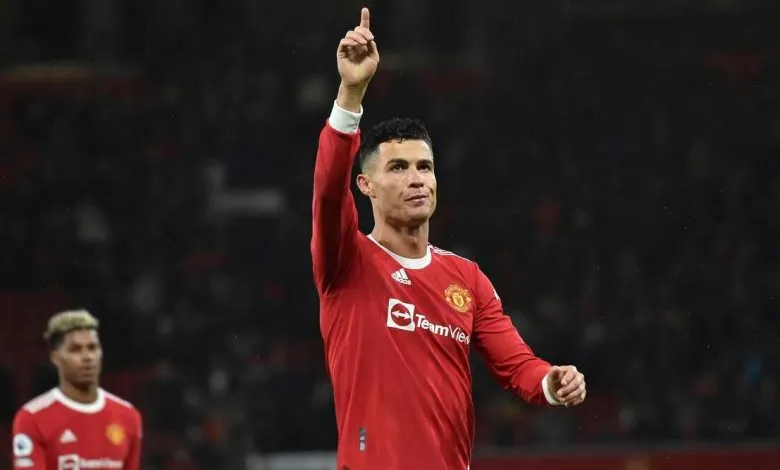 Cười ra nước mắt với kỷ lục 'vô tiền khoáng hậu' của Ronaldo và Maguire 165753