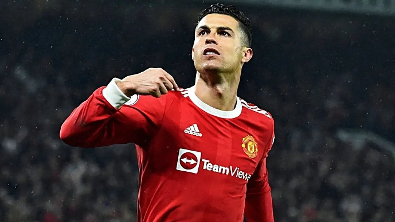 Rời MU, Ronaldo sắp cứu rỗi hàng công của 'đại gia' nước Anh? 175096