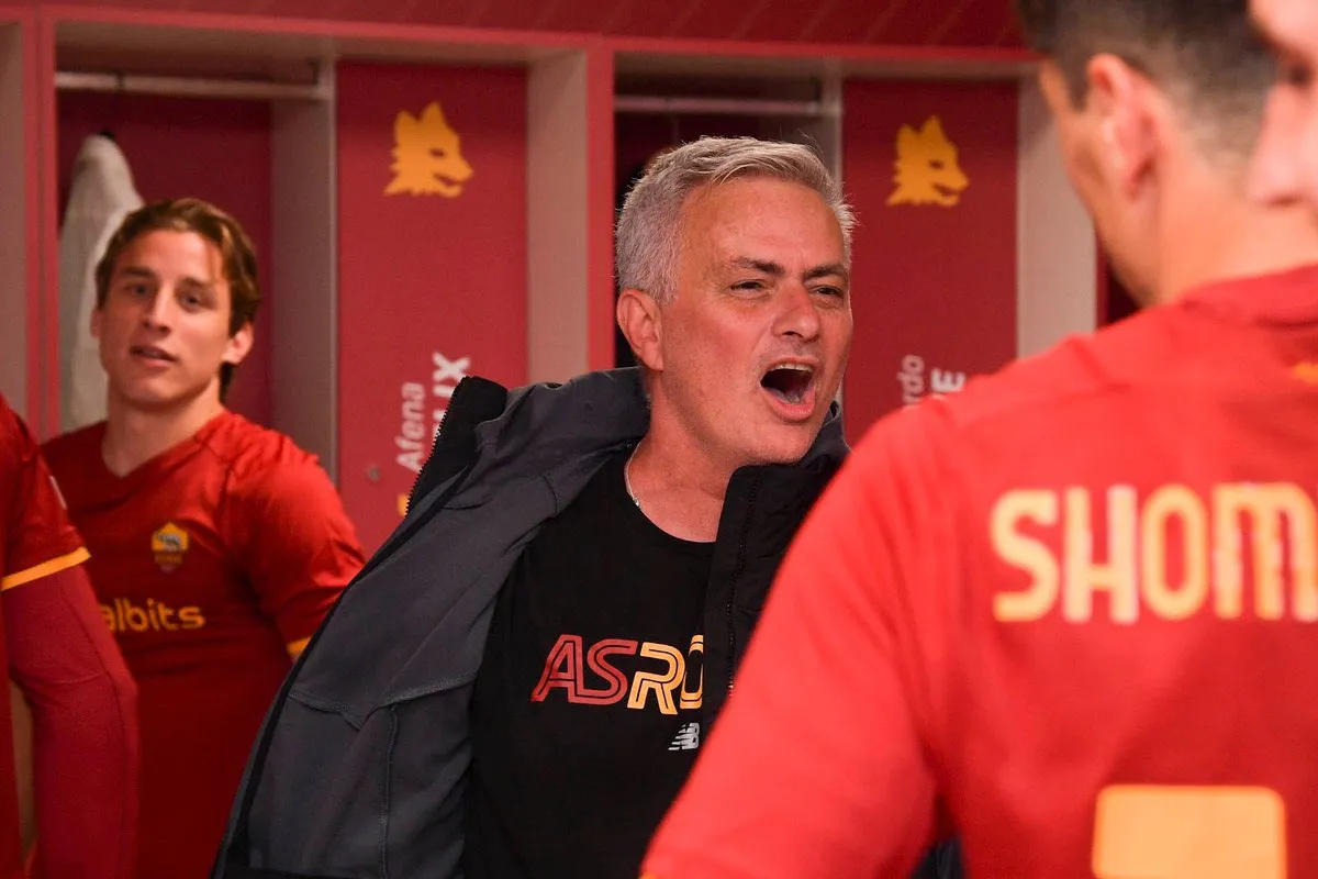 AS Roma đặt nước Ý \'dưới gót giày\', ai dám bảo là Mourinho đã hết thời? 180364