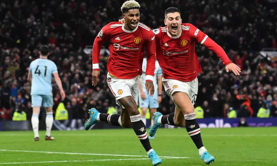 Chuyển nhượng MU 28/9: Maguire theo chân Ronaldo đến Chelsea, De Jong gia nhập OTF? 194206