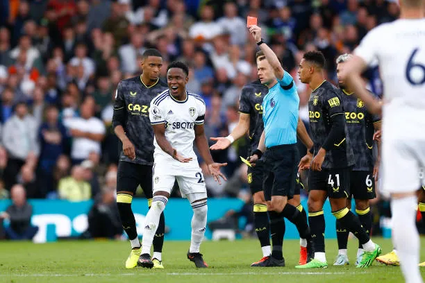 Trực tiếp Leeds 0-0 Aston Villa: Bước ngoặt cực lớn, chủ nhà thiếu người 196319