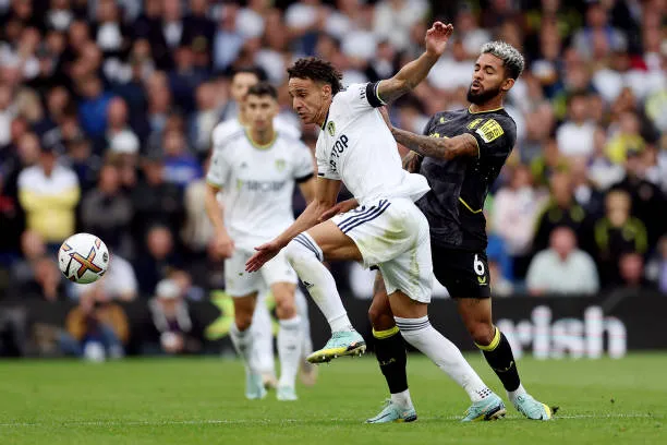 Trực tiếp Leeds 0-0 Aston Villa: Đôi công máu lửa 196307