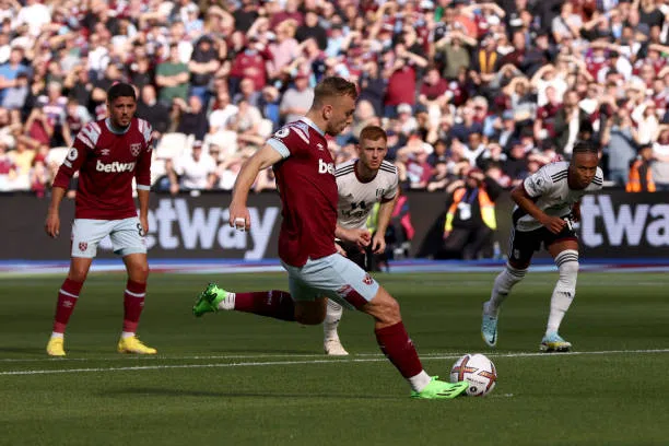 Trực tiếp West Ham 1-1 Fulham: Người hùng hóa tội đồ, chủ nhà gỡ hòa trên chấm 11m 200047