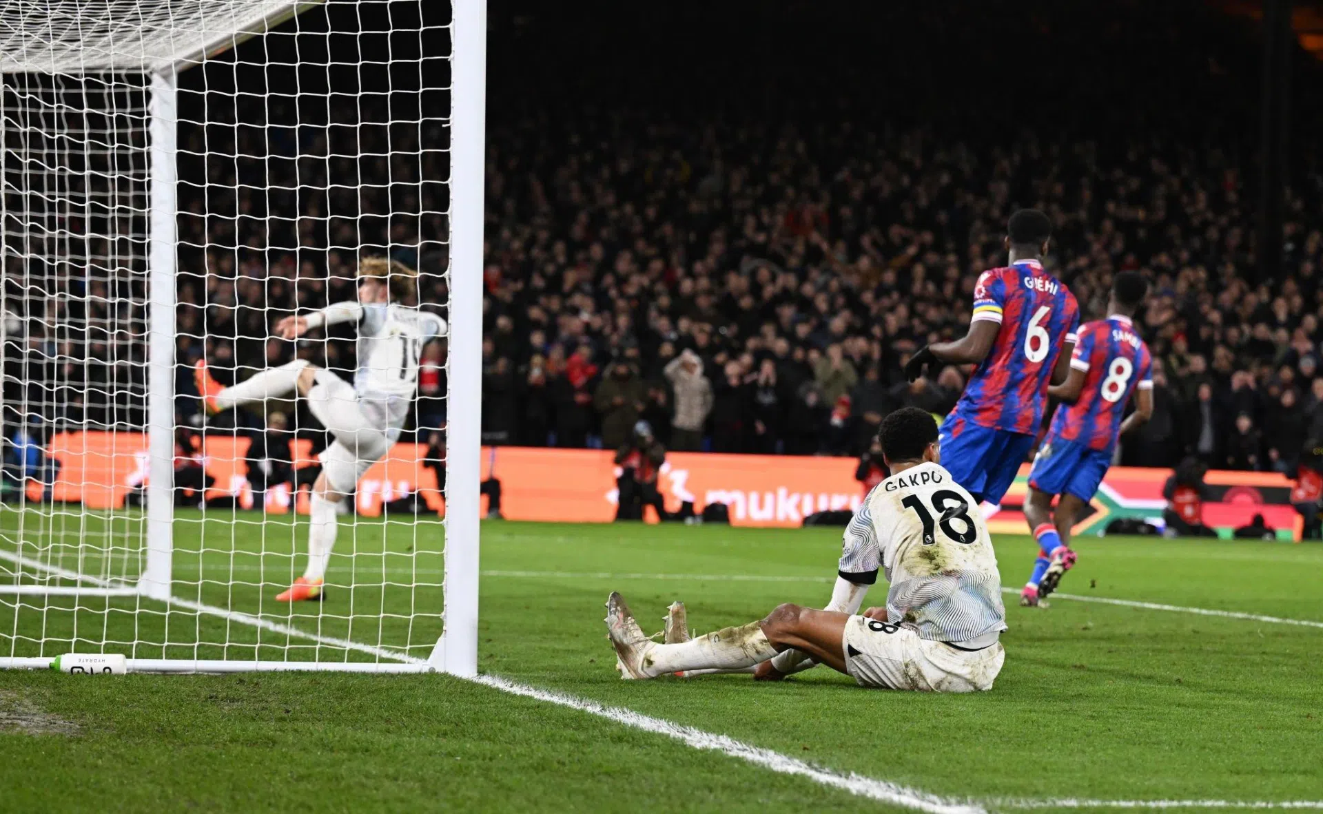 Hòa thất vọng Crystal Palace, Liverpool xa rời cuộc đua top 4 252258