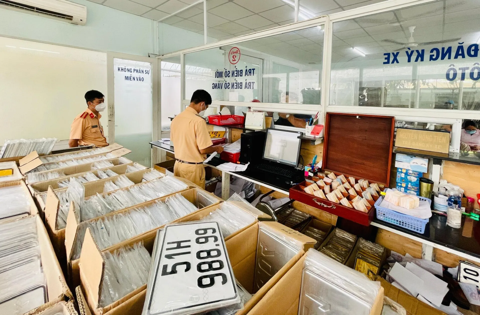 Sở hữu biển số xe định danh xấu, liệu có đổi được số đẹp được không?