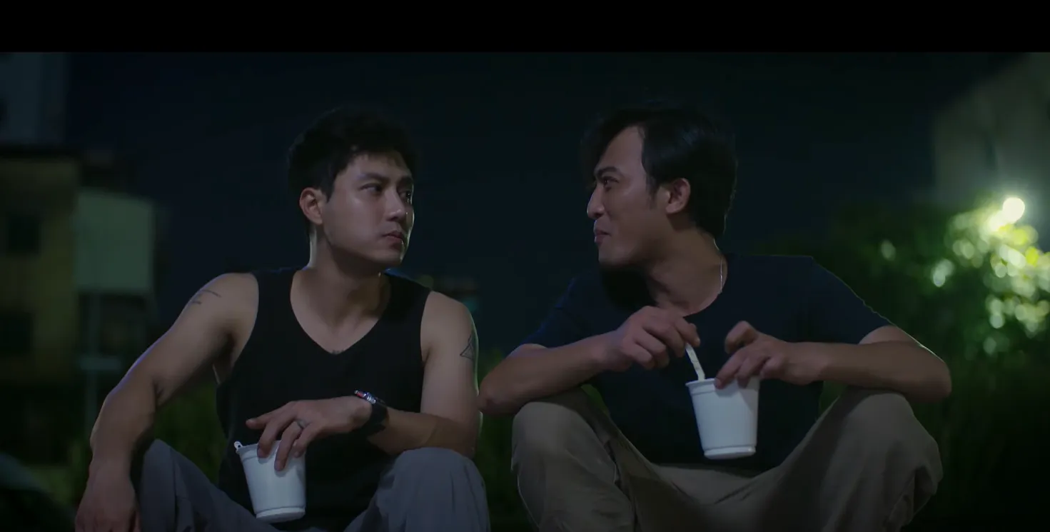 Gia đình mình vui bất thình lình tập 47: Hà, Trâm Anh lần lượt mắng Công, ông Toại làm một hành động gây chú ý