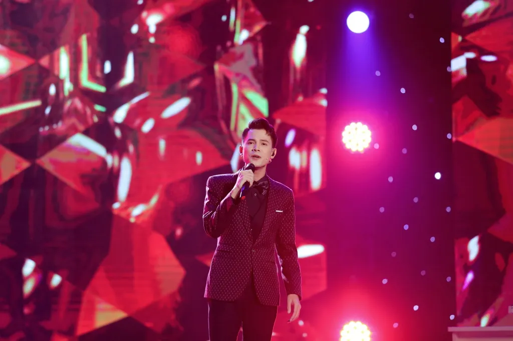 tuoi-tho-co-cuc-cua-ca-si-manh-nguyen-nghi-hoc-tu-lop-2-phai-di-lam-phu-ho-giup-viec5