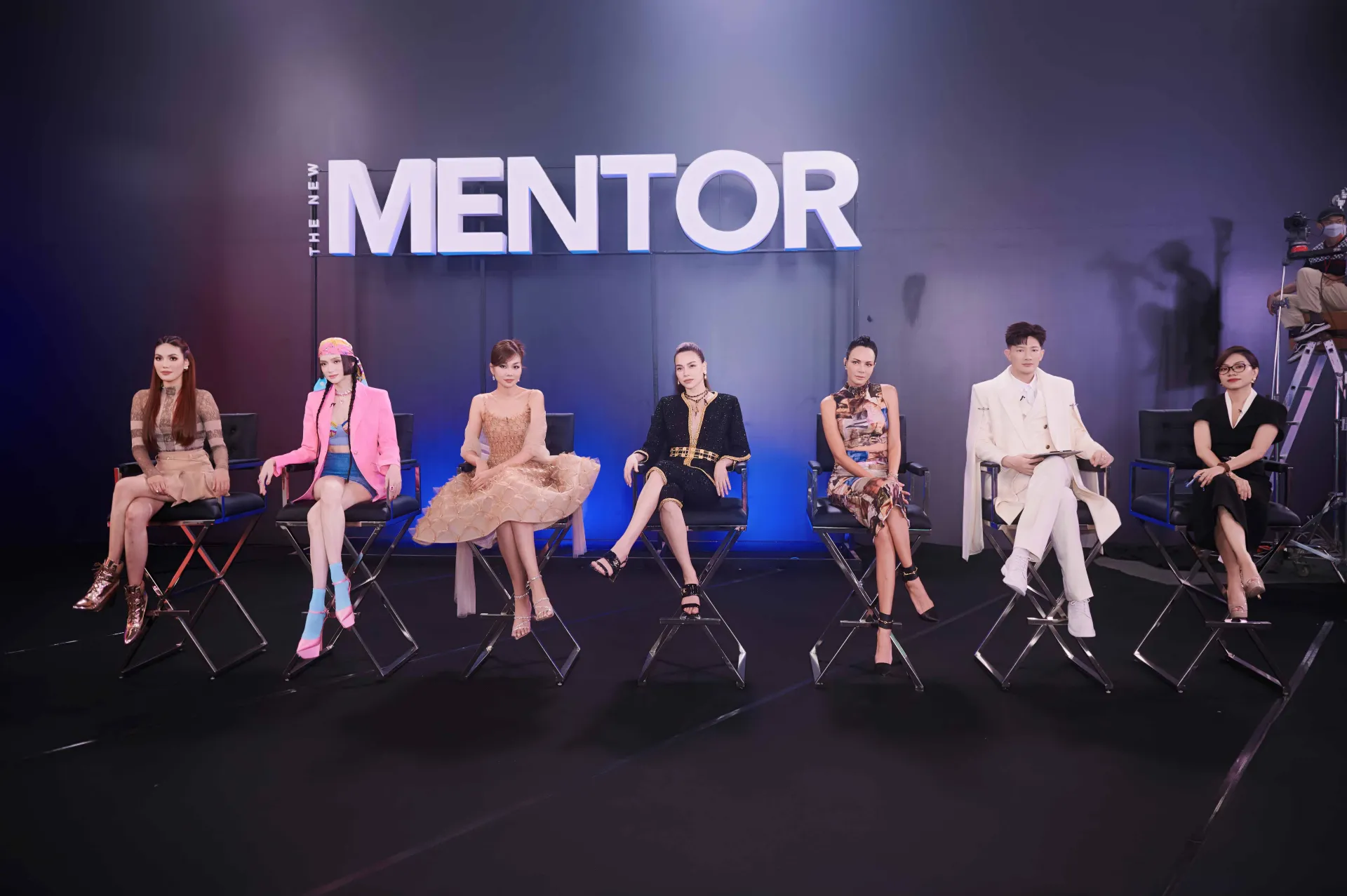 khong-con-ran-nut-ha-ho-bat-tay-huong-giang-giai-hoa-da-lan-khue-ra-chuong-ga1