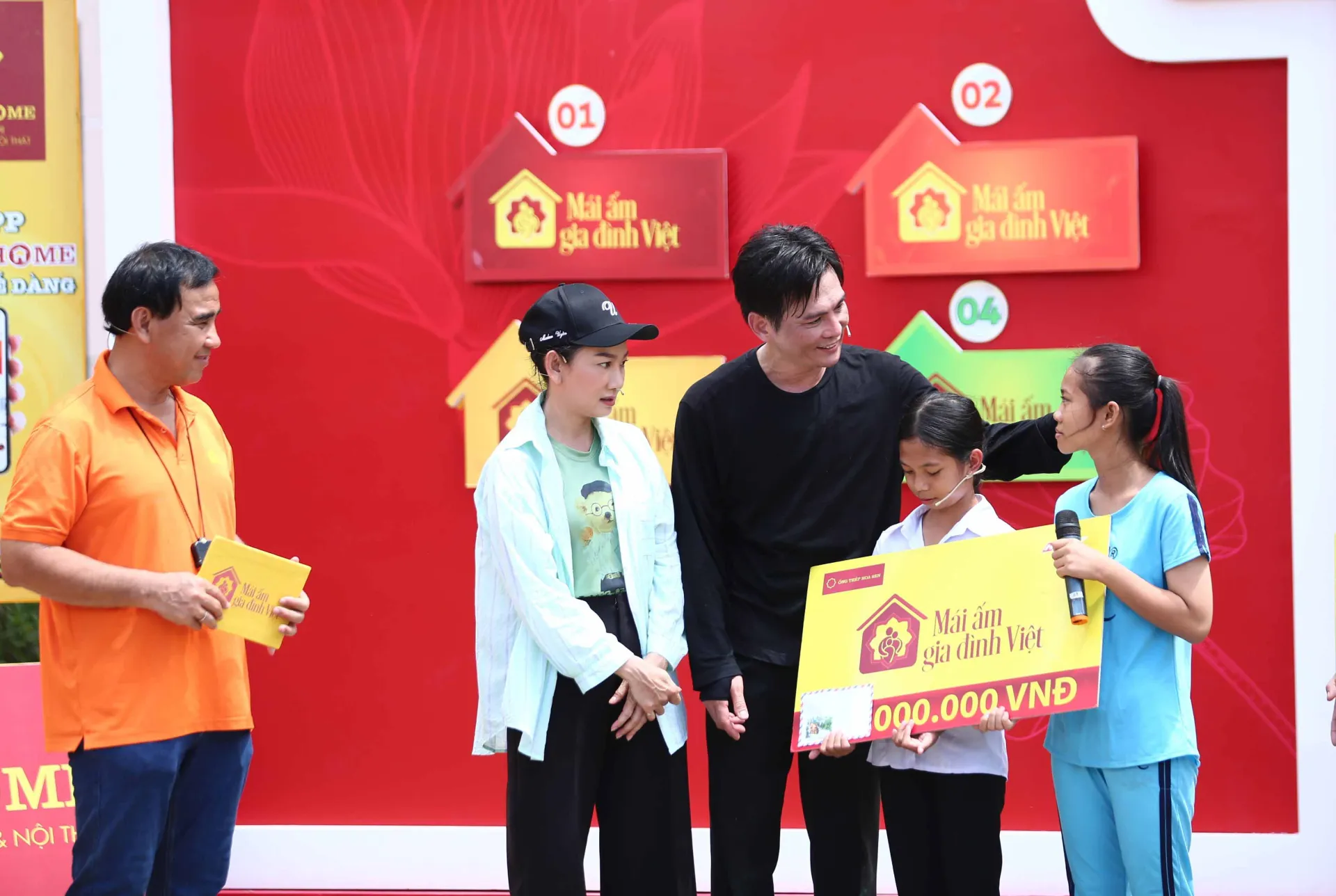 nsut-my-uyen-va-ca-si-lam-hung-gop-suc-mang-ve-giai-thuong-85-trieu-cho-tre-em-mo-coi237