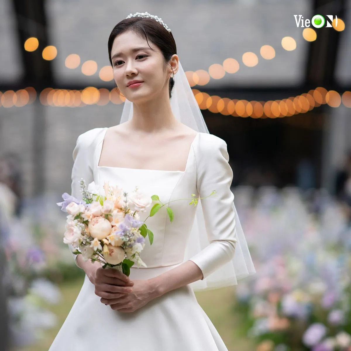 42-tuoi-van-le-bong-jo-in-sung-khon-don-truoc-tin-don-ket-hon-sao-nu-thuoc-sm-entertainment17