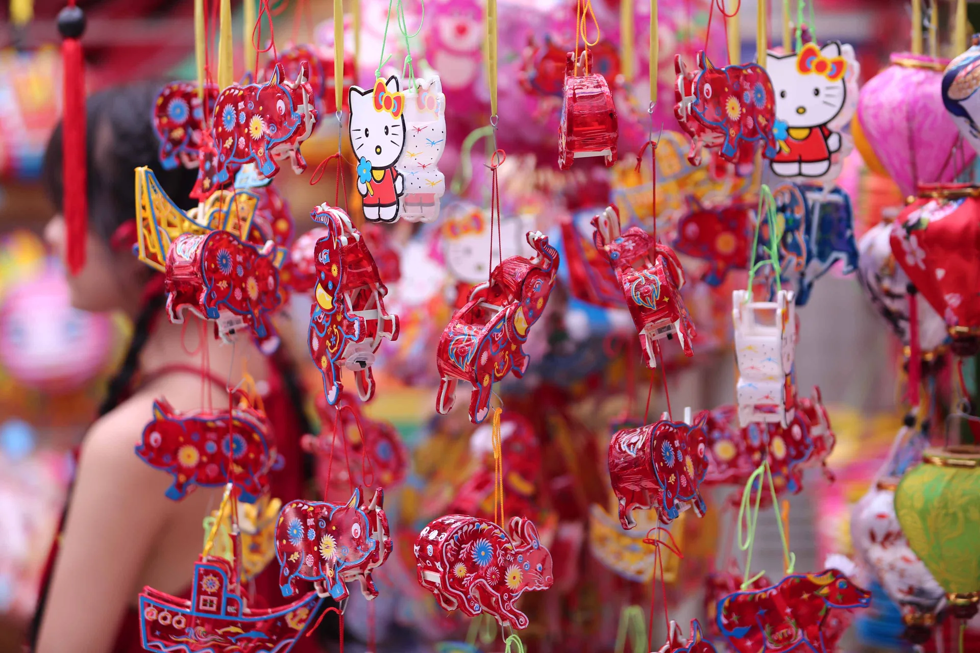 bach-nghe-ky-thu-kham-pha-lang-nghe-lam-long-den-co-truyen-tai-tphcm-1